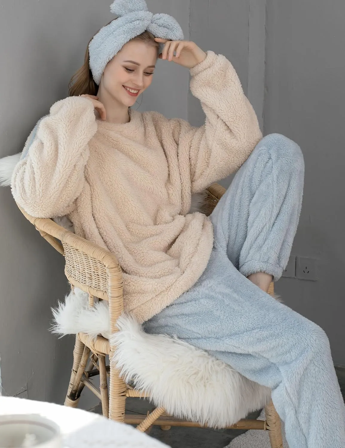 Flygo Fleece Pajamas Women Winter Fuzzy Pajamas Lounge Set Pullover Top Pants Plush Sleepwear