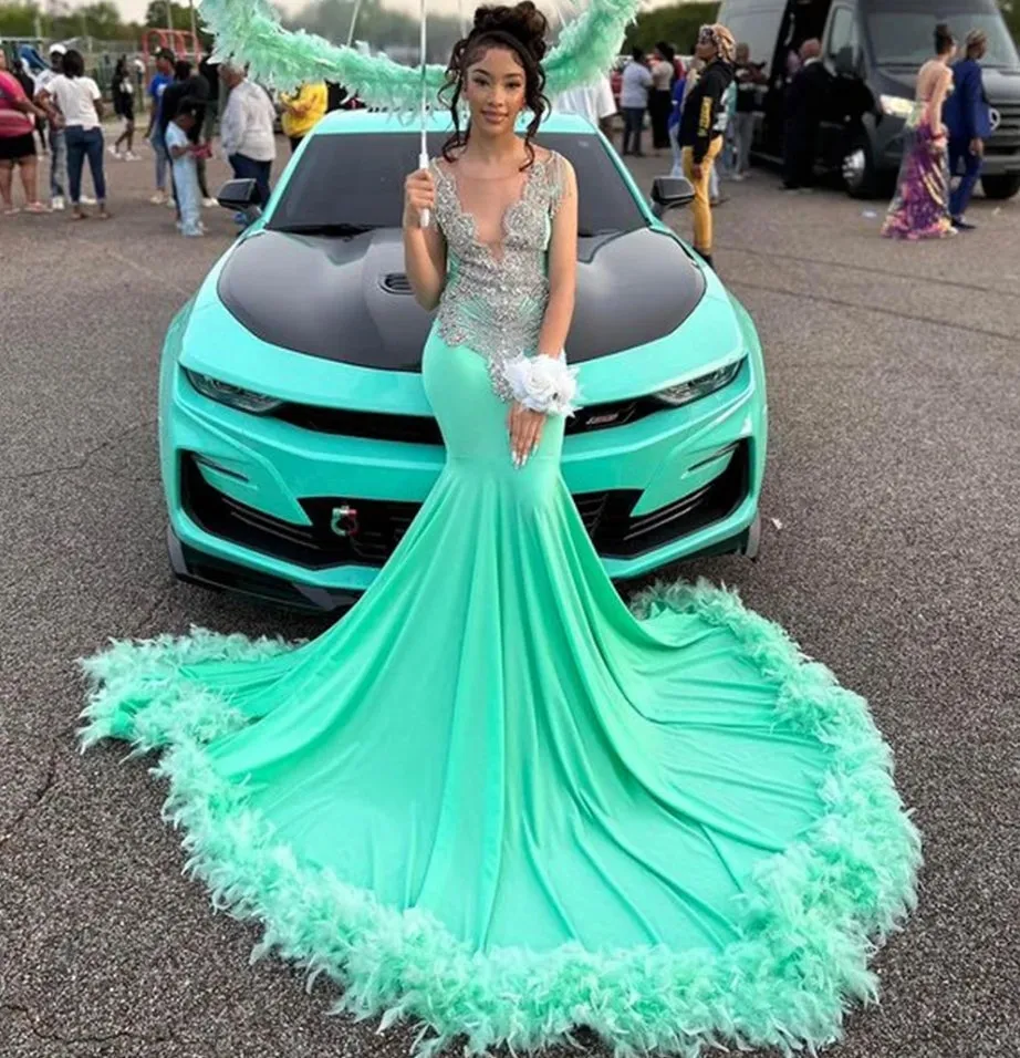 Mint Green Feathers Sliver Crystal Beading Prom Dresses Luxury Gowns Mermaid Dress For Party Wedding Evening O Neck Formal