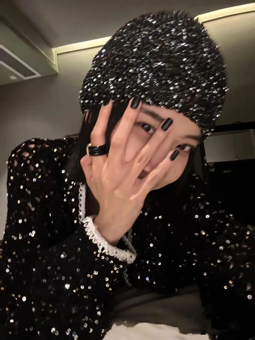 Sohiwoo Sequin Knitted Beanies Hats For Women&Men Winter Warm Skullies Caps Outdoor Windproof Famela Cover Head Cold Caps Ear Hat Bonnet
